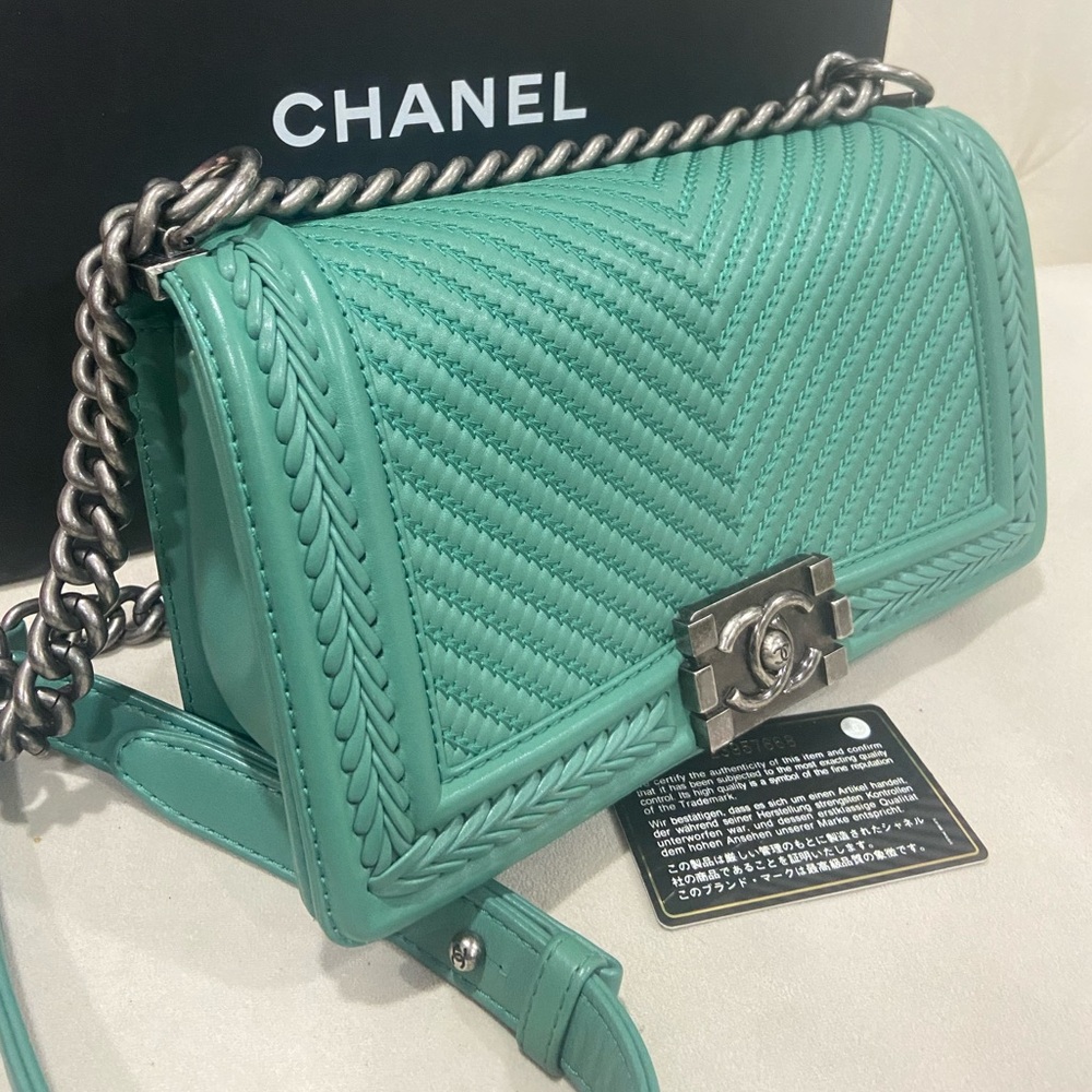 Rareš„Chanel Limited Edition Braided Trim Medium Boy Bag - Picture 3 of 12